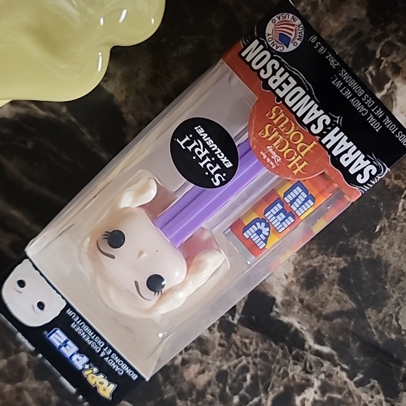 Hocus pocus LOT (Sarah Sanderson) Mug & POP Pez candy dispenser 🍬 - Picture 3 of 13